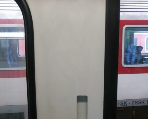 Odstranění graffiti ve vlaku